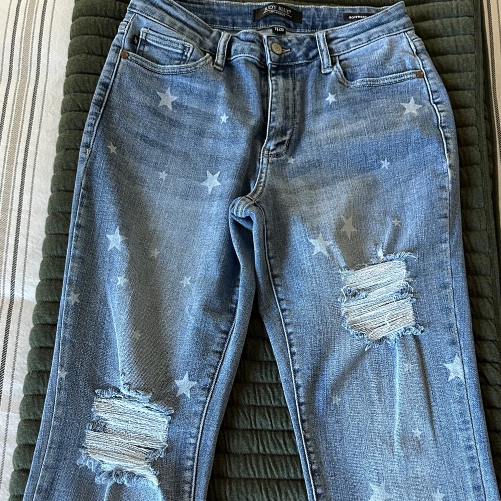 Judy Blue Light Blue Star Boyfriend Jeans - Picture 8 of 10